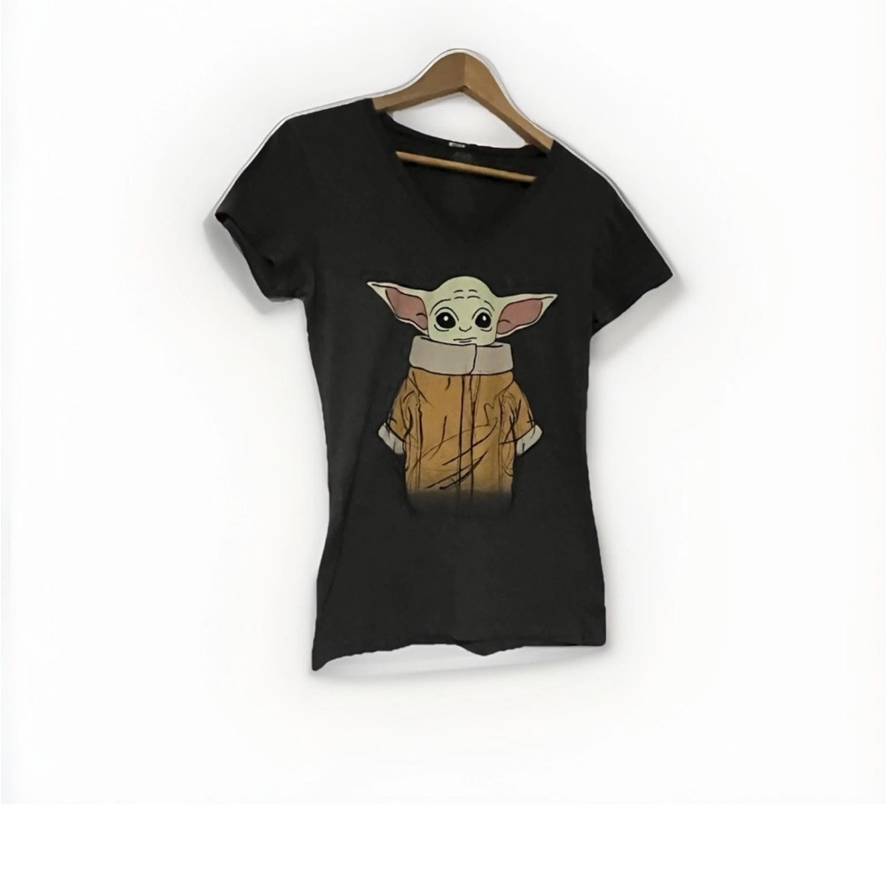 Baby Yoda Gray cotton blend t-shirt women’s large #starwars #yoda #fandom